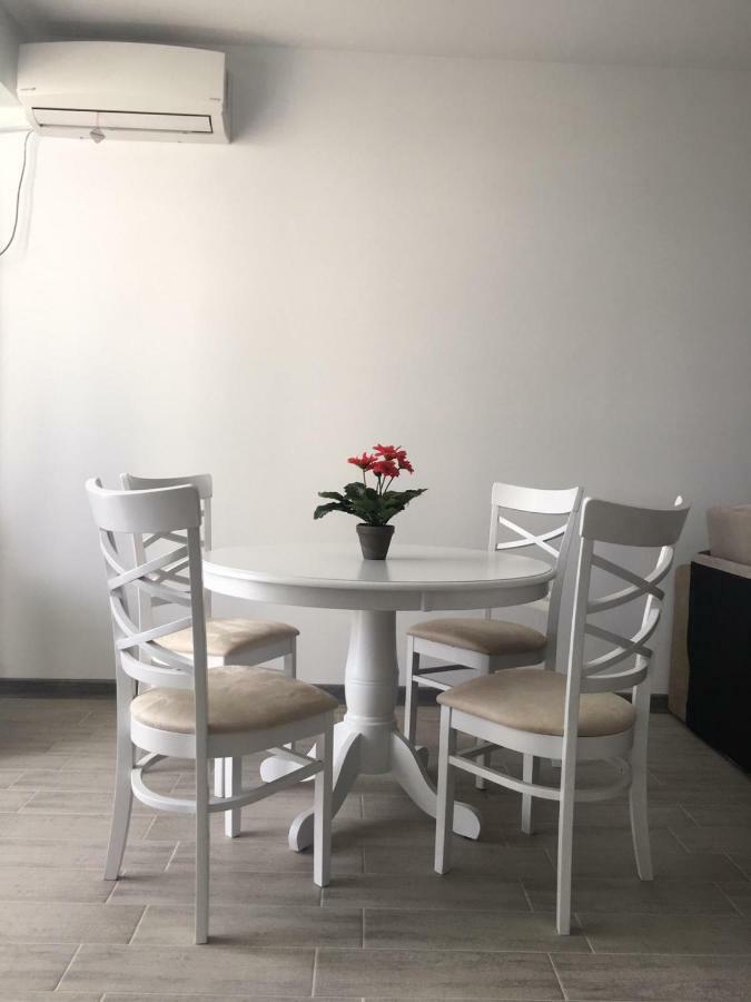 Umi Apartment Alezzi Resort Năvodari Extérieur photo