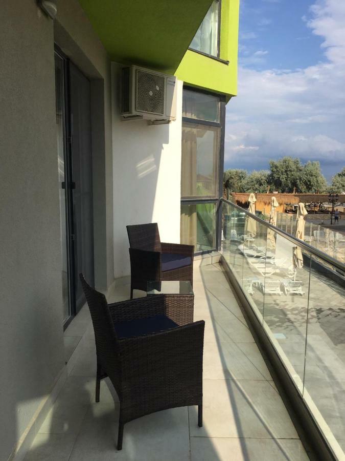 Umi Apartment Alezzi Resort Năvodari Extérieur photo