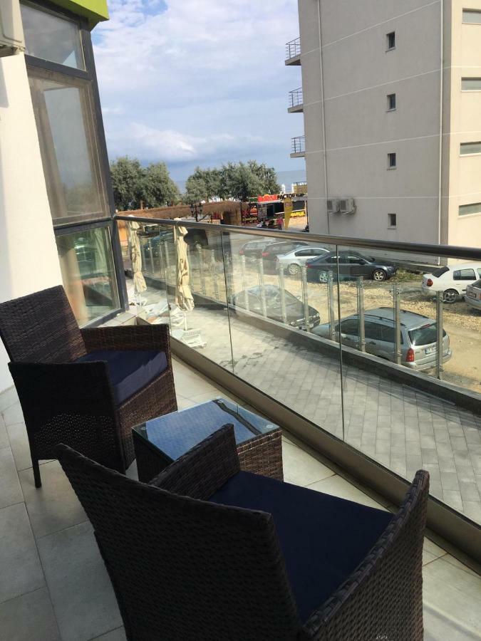 Umi Apartment Alezzi Resort Năvodari Extérieur photo